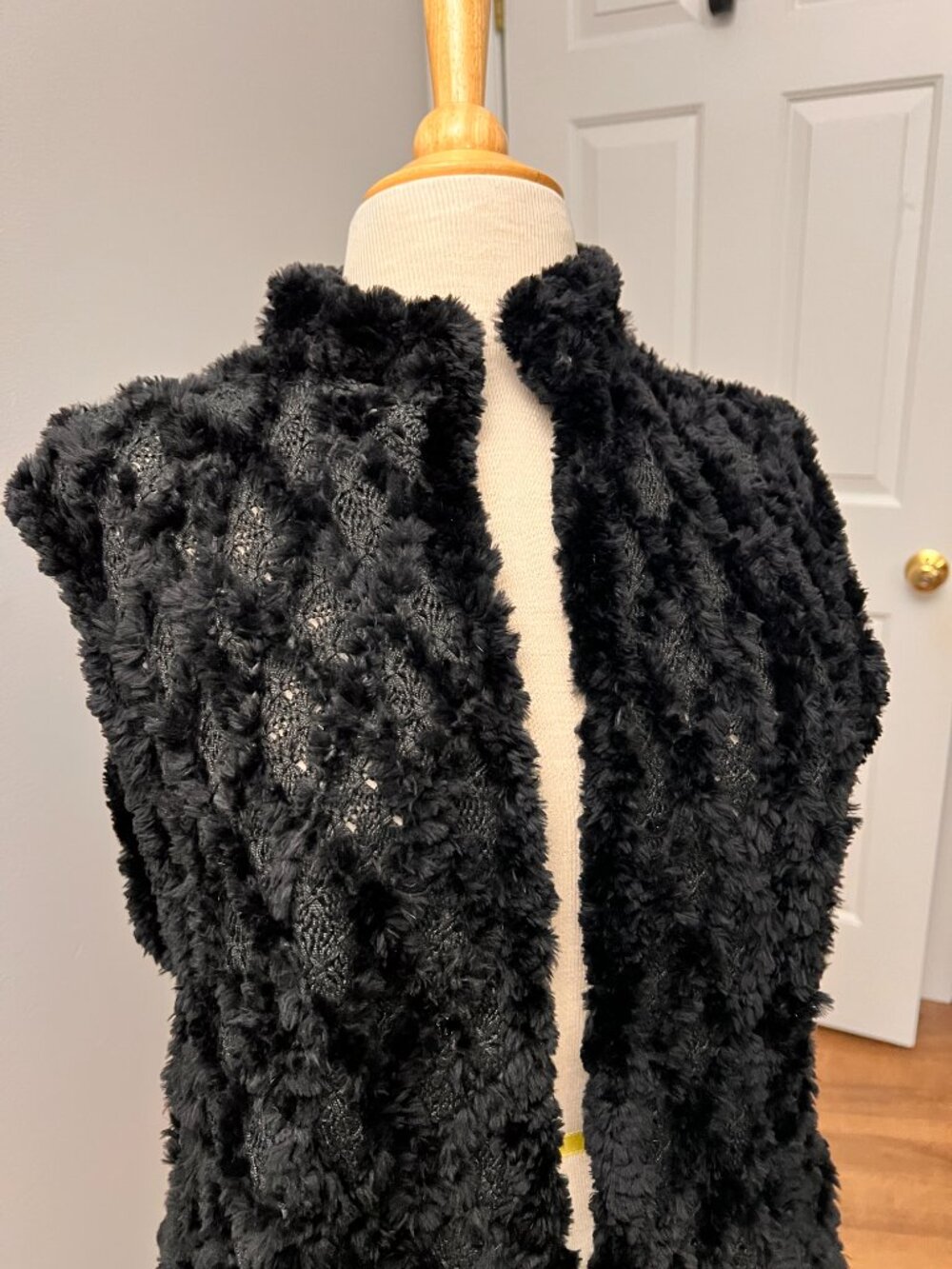 RARE Vintage Paula Lishman Limited Handknit Black Scallop Knit Beaver Fur Vest